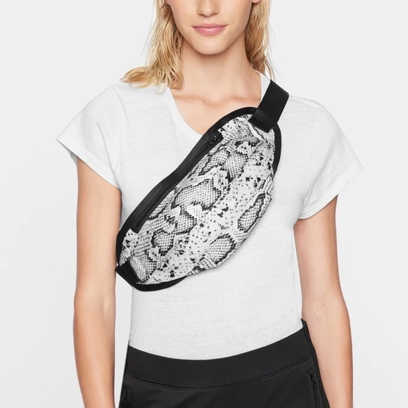 NEW PAM & GELA sands snake Fanny pack purse python reptile sling bag NWT black - Picture 1 of 8